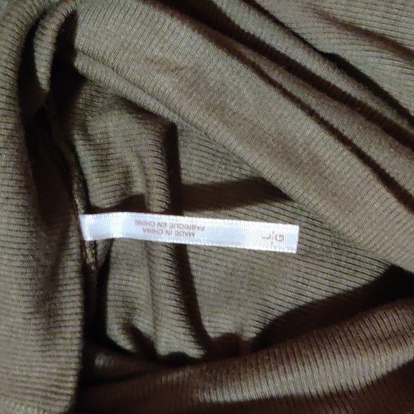 Free People NWOT camo green turtleneck cut out tunic - Picture 8 of 9